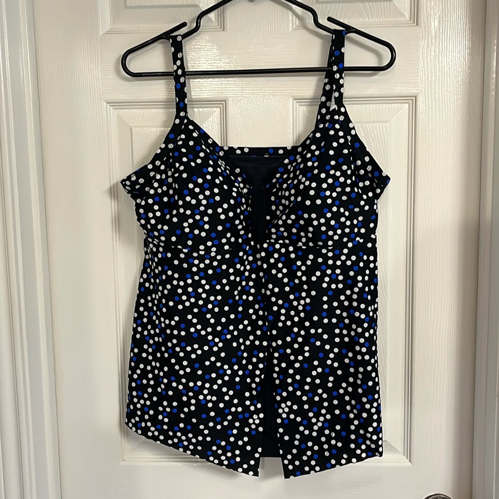 Croft & barrow swim top - black with white and blue dots